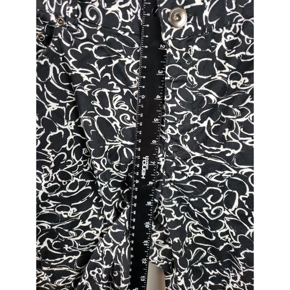 Christopher & Banks women's size 10 capris black & white print zip  pockets - Picture 3 of 8